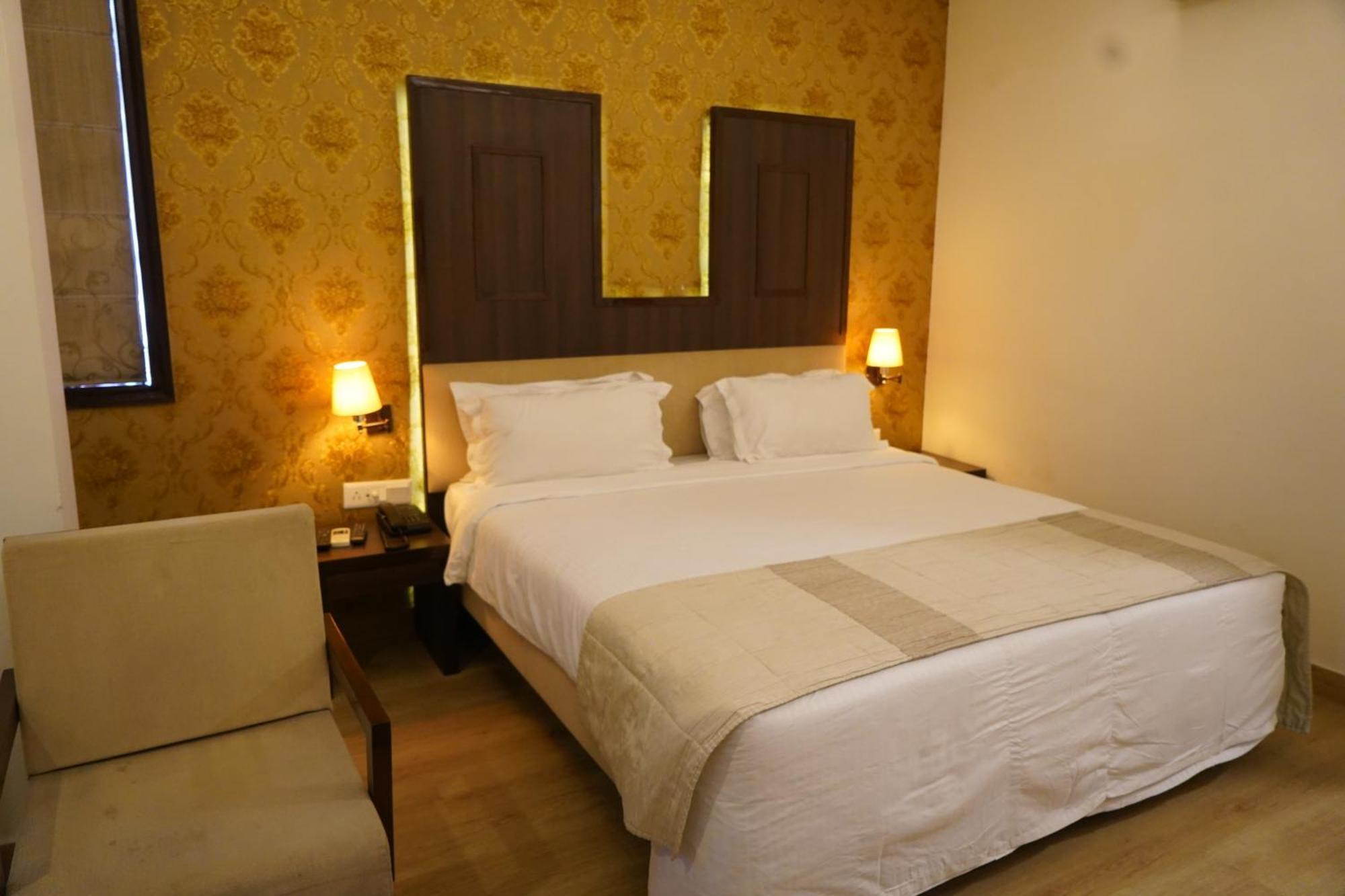 Hotel Forest Avenue - Best Luxury Hotel In Dehradún Kültér fotó