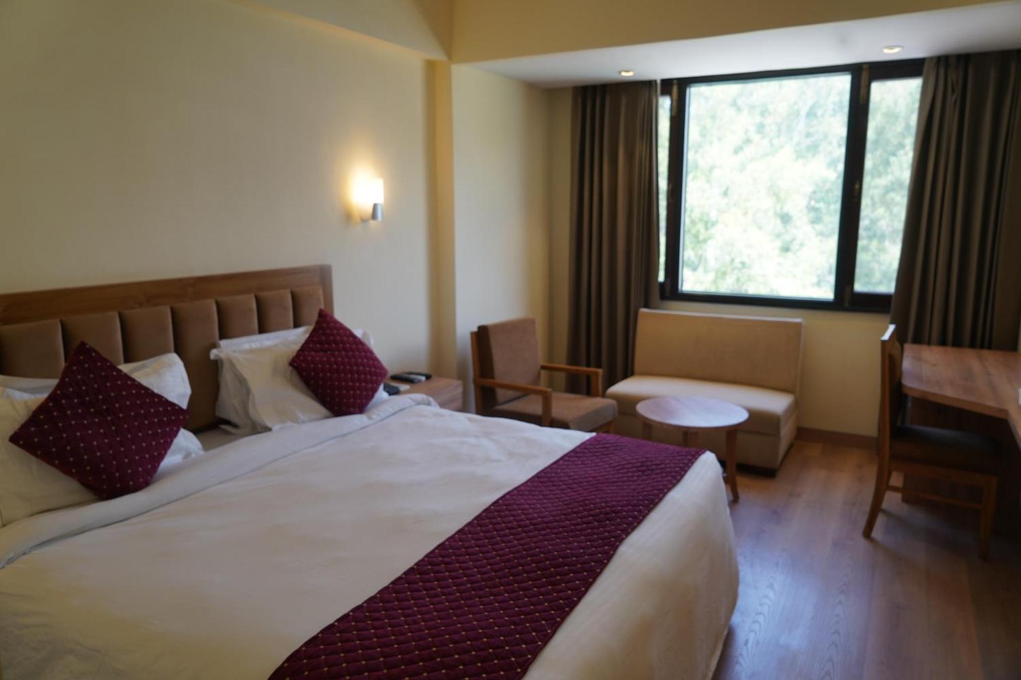 Hotel Forest Avenue - Best Luxury Hotel In Dehradún Kültér fotó
