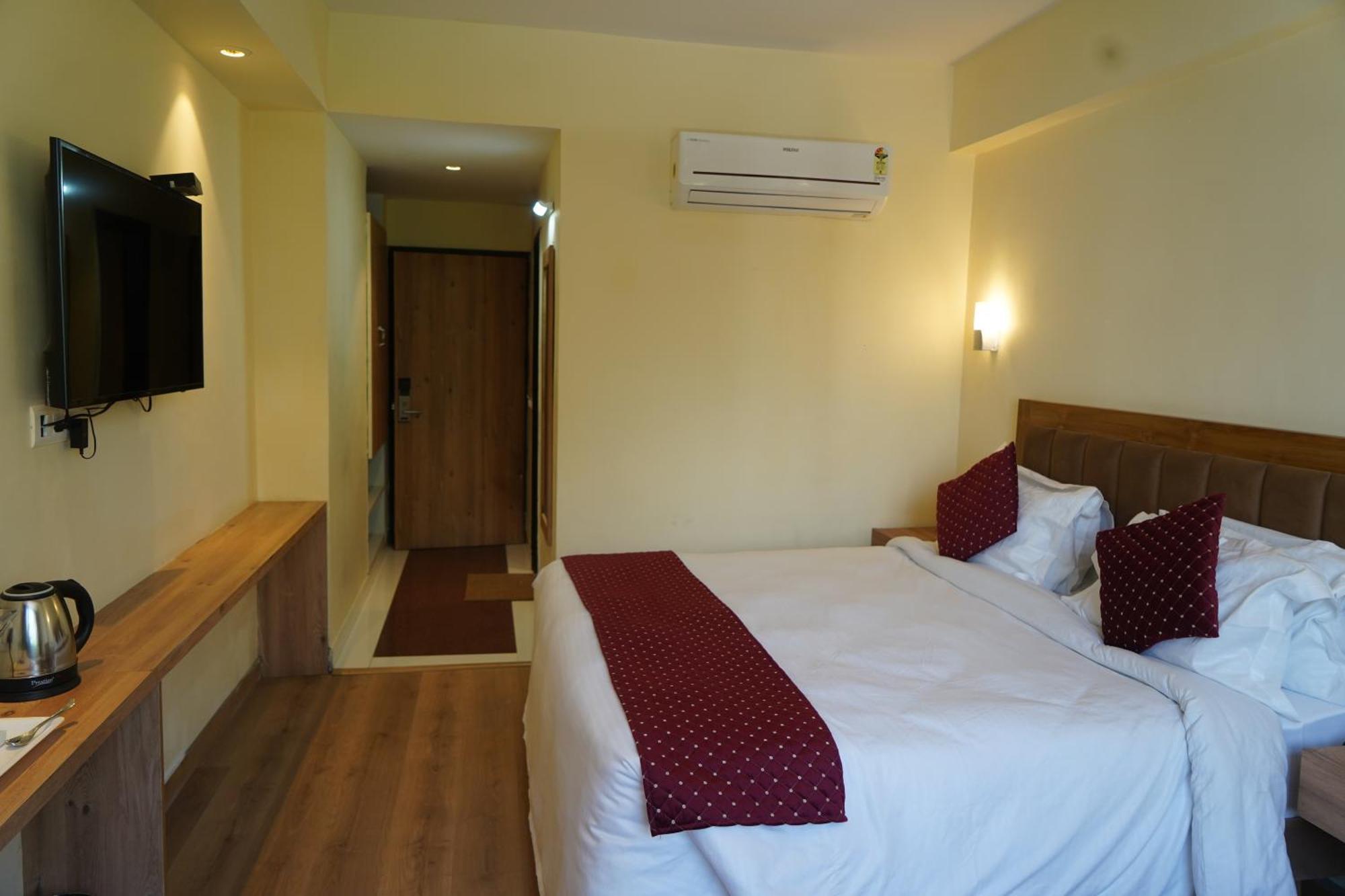 Hotel Forest Avenue - Best Luxury Hotel In Dehradún Kültér fotó