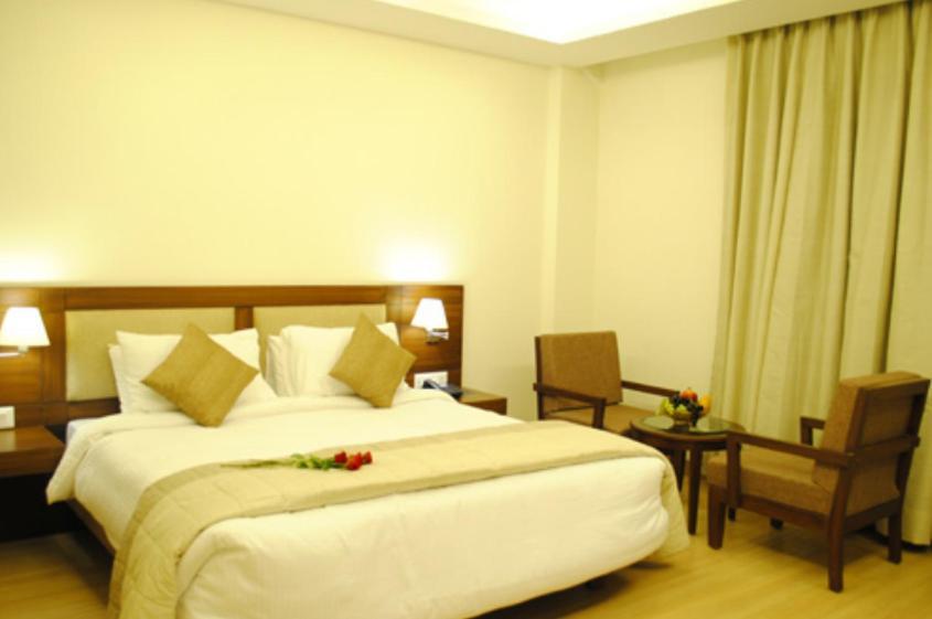 Hotel Forest Avenue - Best Luxury Hotel In Dehradún Szoba fotó